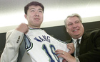 24年前王治郅NBA首秀，得6分3板。
