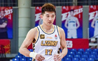北京廣廈對決，犯規(guī)多罰球少，北京27次罰球，廣廈41次罰球。