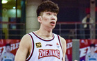 余嘉豪四季CBA，獲星銳獎(jiǎng)及兩度入選二陣。